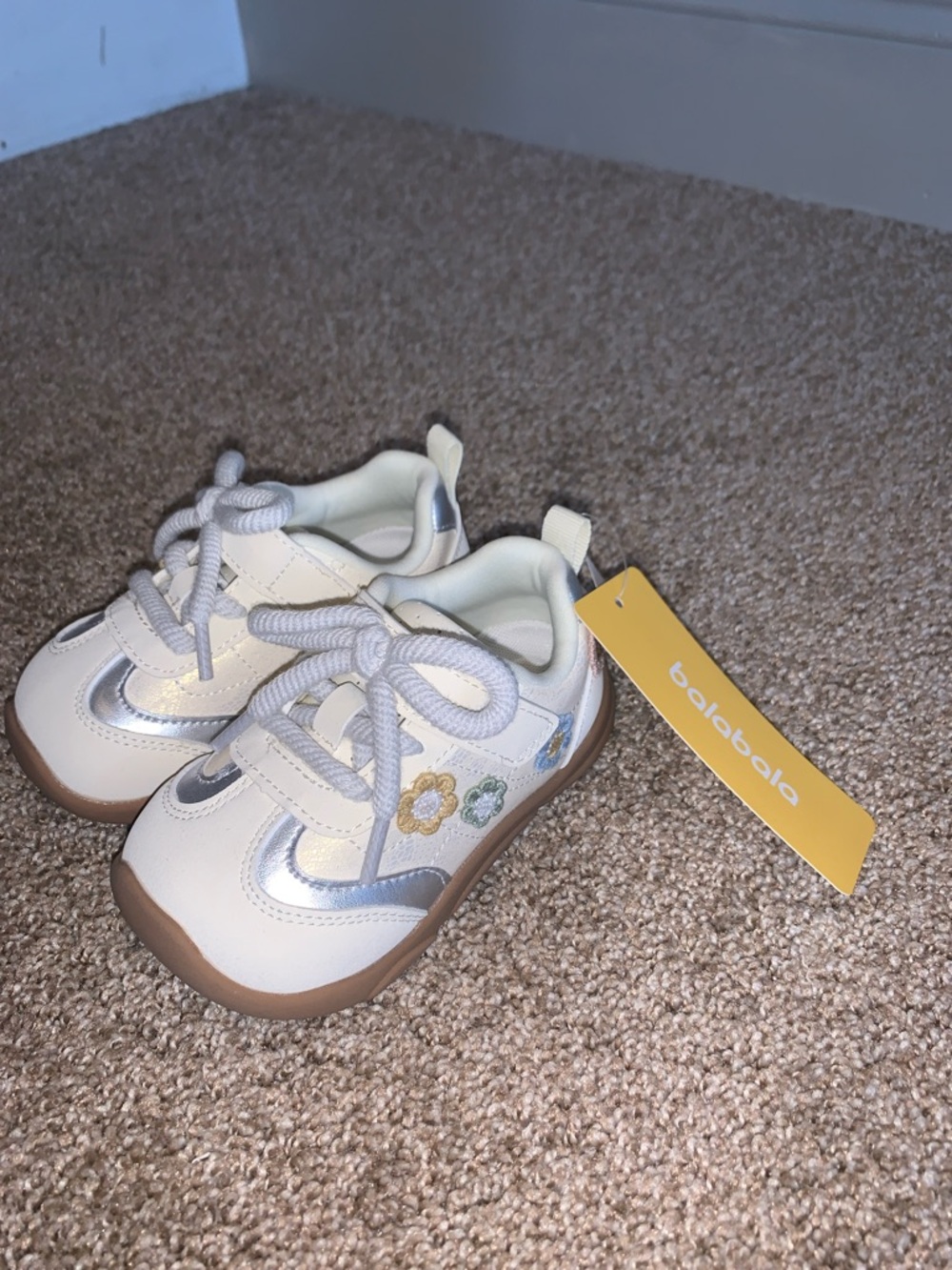 Balabala Kids' Cream Floral Accent Sneakers